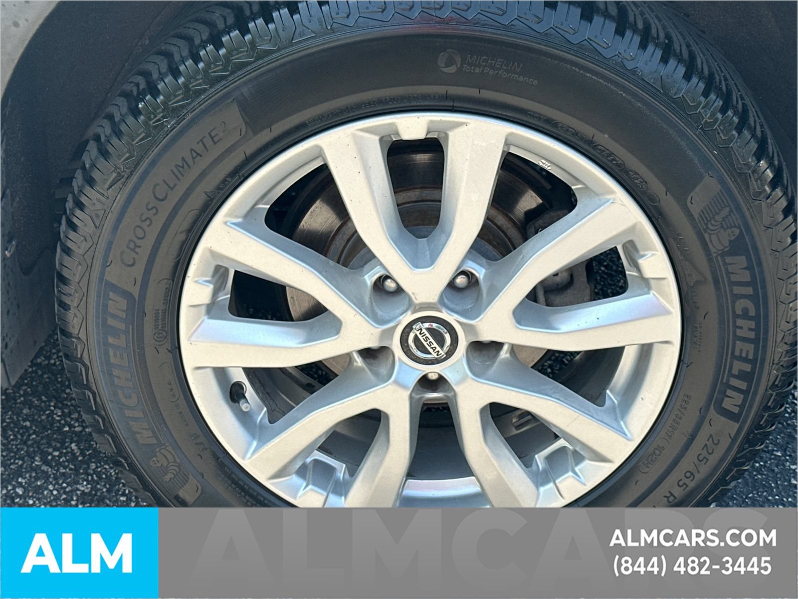 Used 2020 Nissan Rogue SV FWD image 23