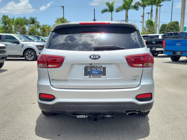 Used 2019 Kia Sorento L FWD image 9