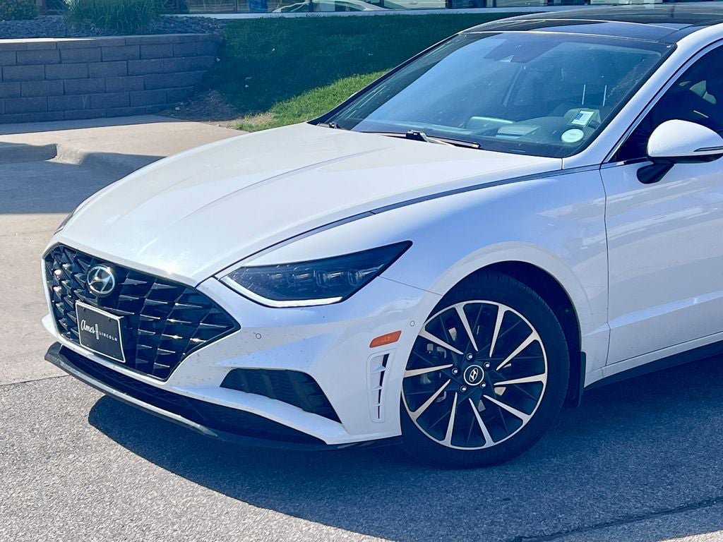 Used 2022 Hyundai Sonata Limited FWD image 2
