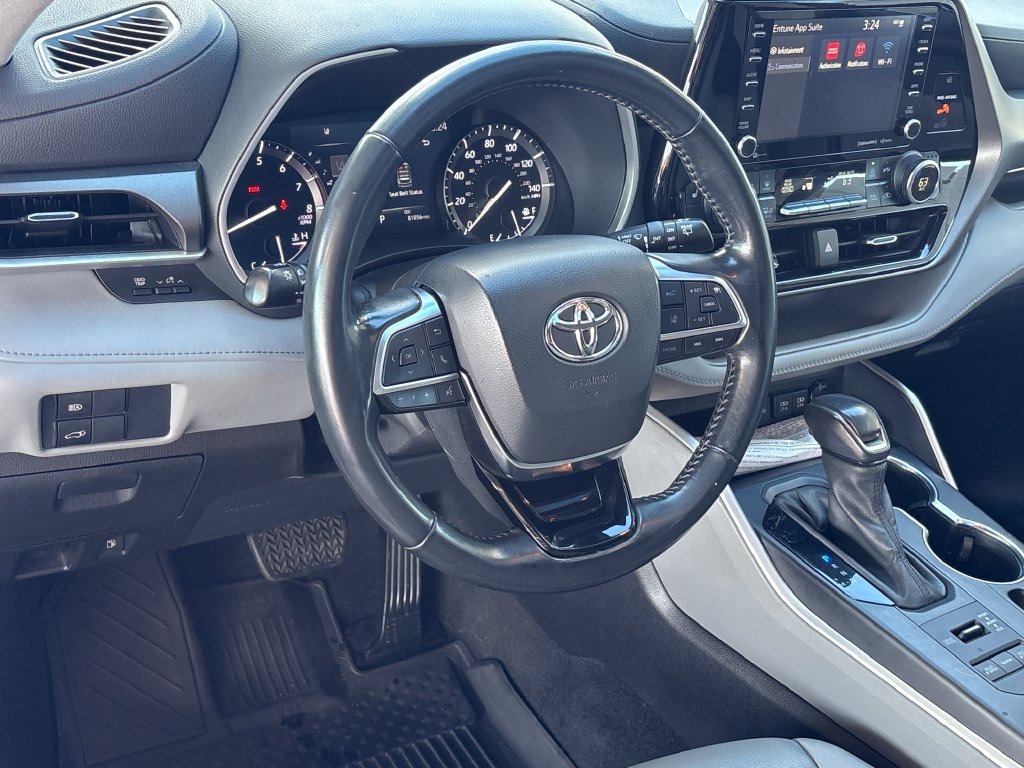 Used 2021 Toyota Highlander XLE AWD/4WD image 13