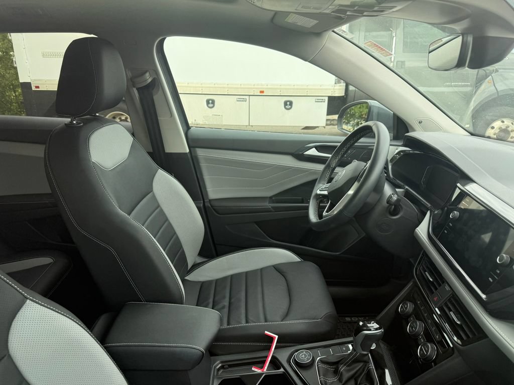 Used 2024 Volkswagen Taos SEL AWD/4WD image 8