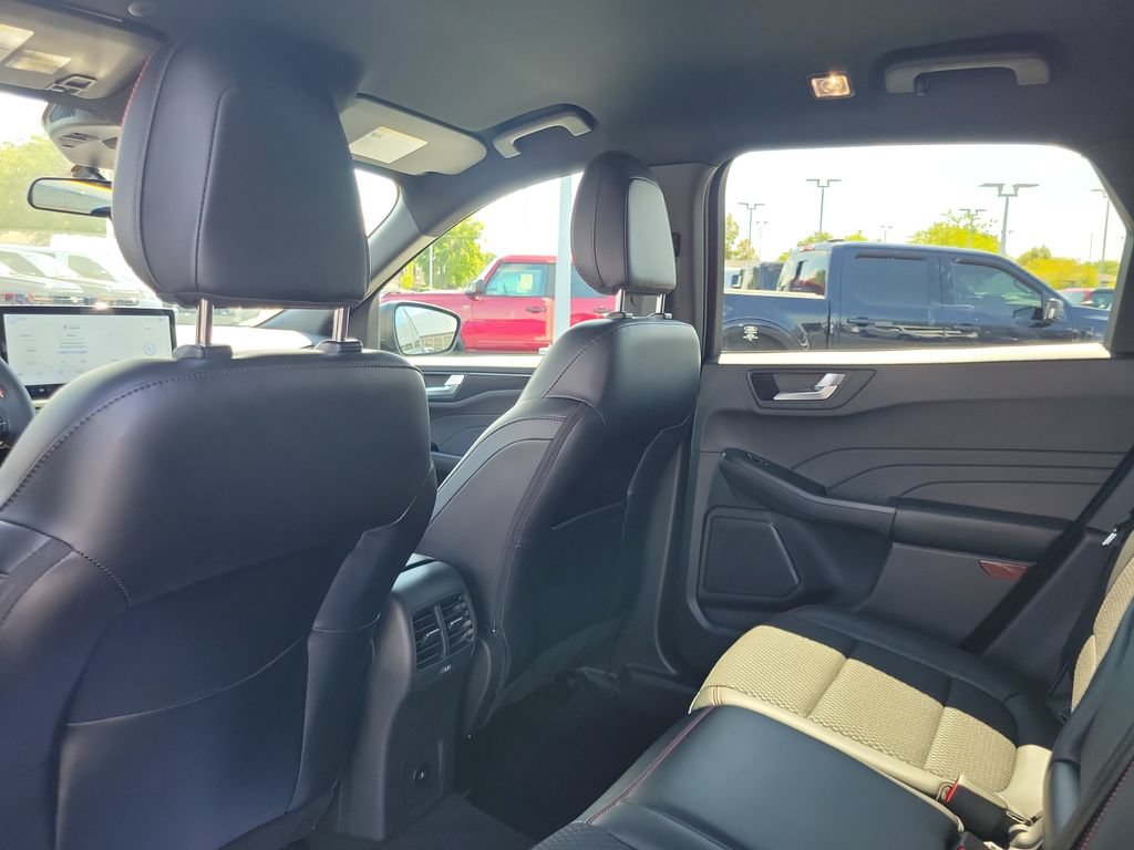 Certified 2023 Ford Escape ST-Line w/ Tech Pack #1 FWD image 16