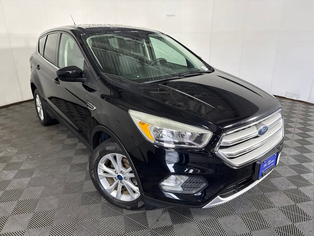 Certified 2019 Ford Escape SE FWD image 2