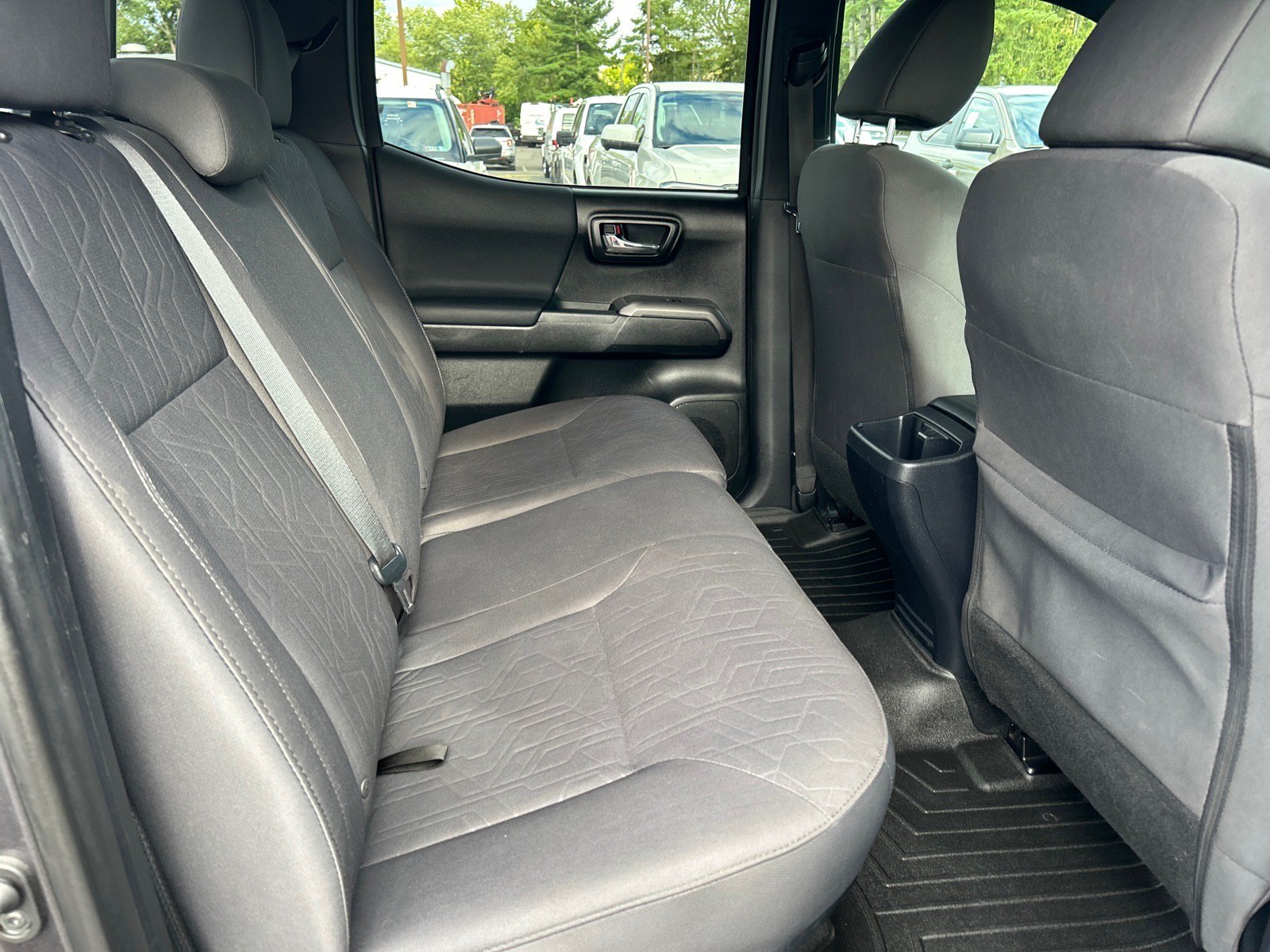 Used 2018 Toyota Tacoma TRD Sport AWD/4WD image 19