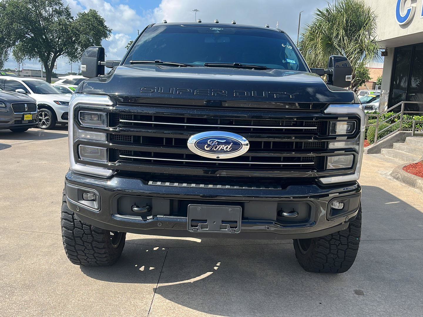 Certified 2025 Ford F250 Platinum w/ Tremor Off-Road Package AWD/4WD image 2