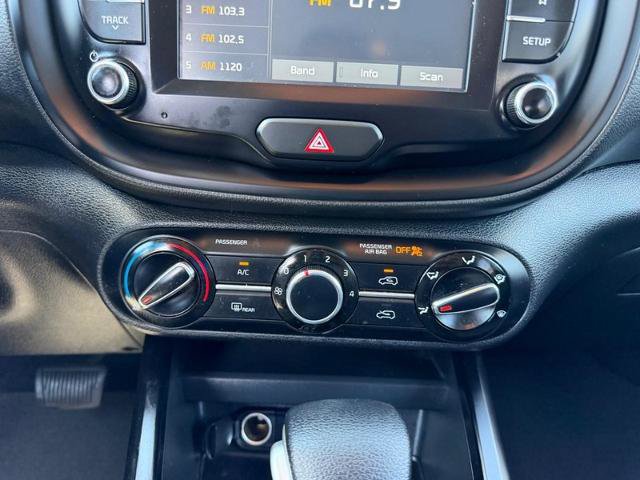 Used 2020 Kia Soul FWD image 17