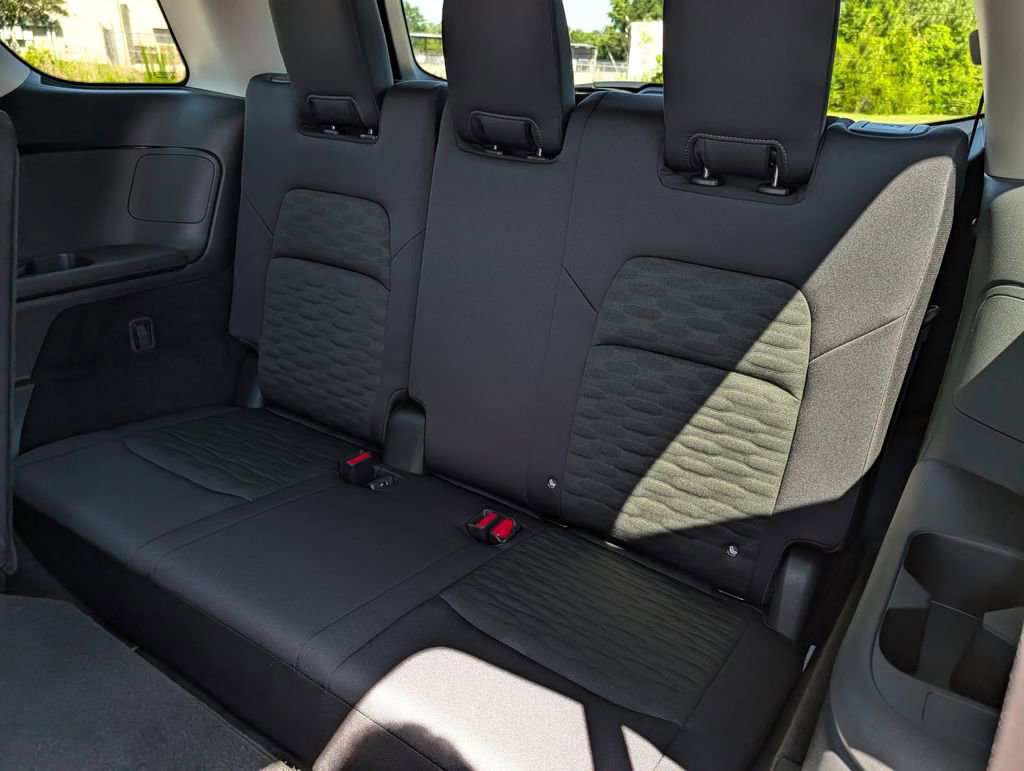 Used 2025 Nissan Pathfinder SV FWD image 24