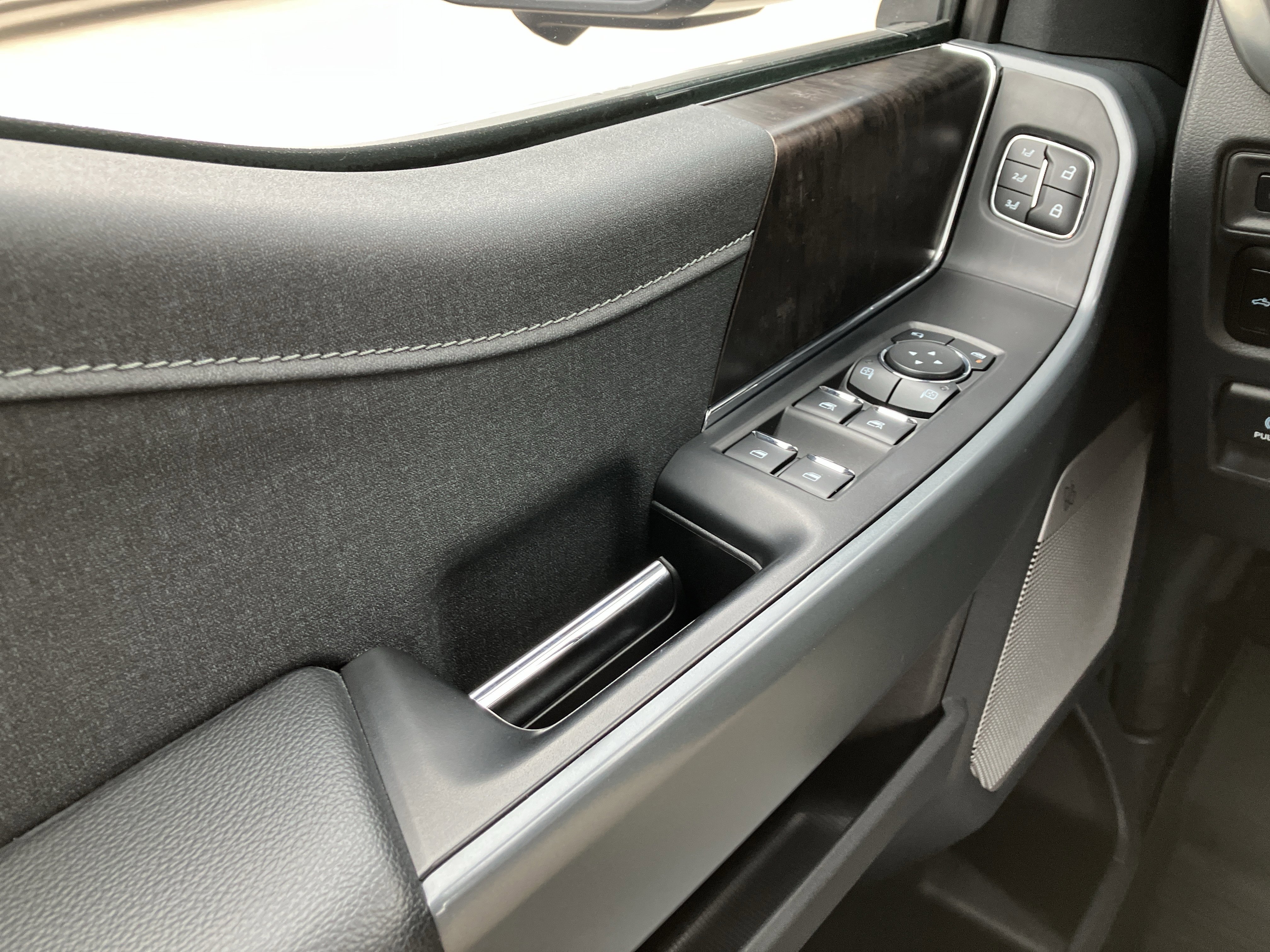 Certified 2023 Ford F150 Lariat w/ Equipment Group 502A High image 34