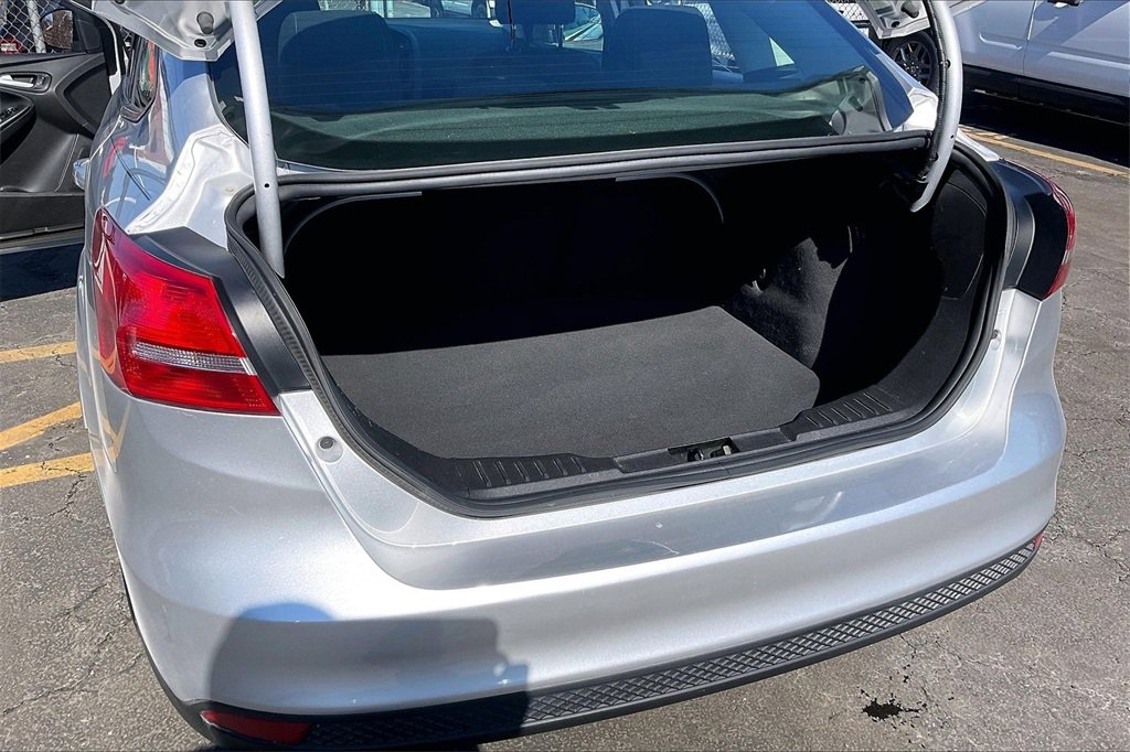 Certified 2017 Ford Focus SE image 25