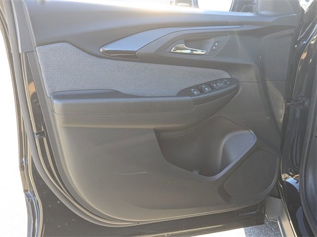 Used 2023 Chevrolet TrailBlazer LT w/ Convenience Package image 9