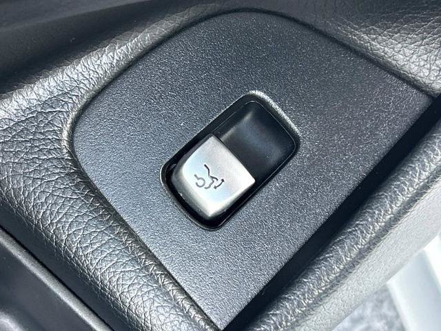 Used 2019 Mercedes-Benz E 300 image 20