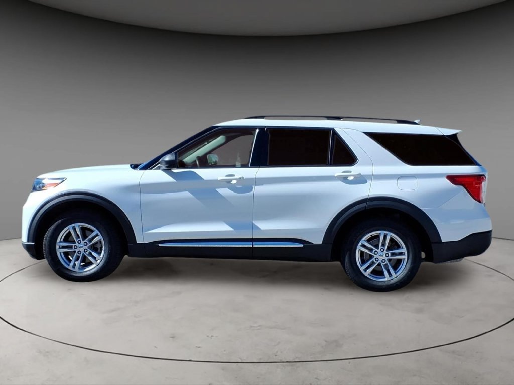Certified 2023 Ford Explorer XLT w/ Equipment Group 202A RWD image 15