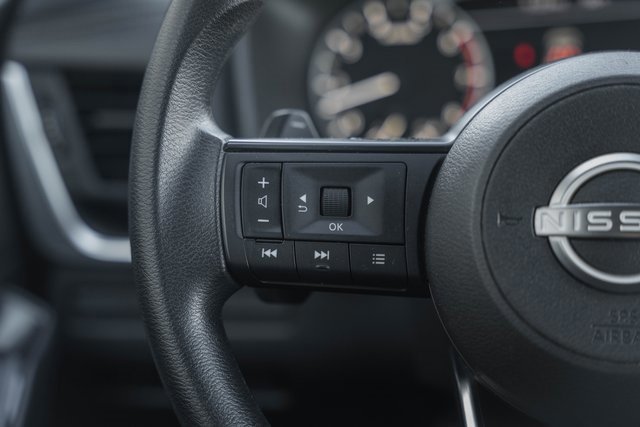 Used 2024 Nissan Rogue S image 32