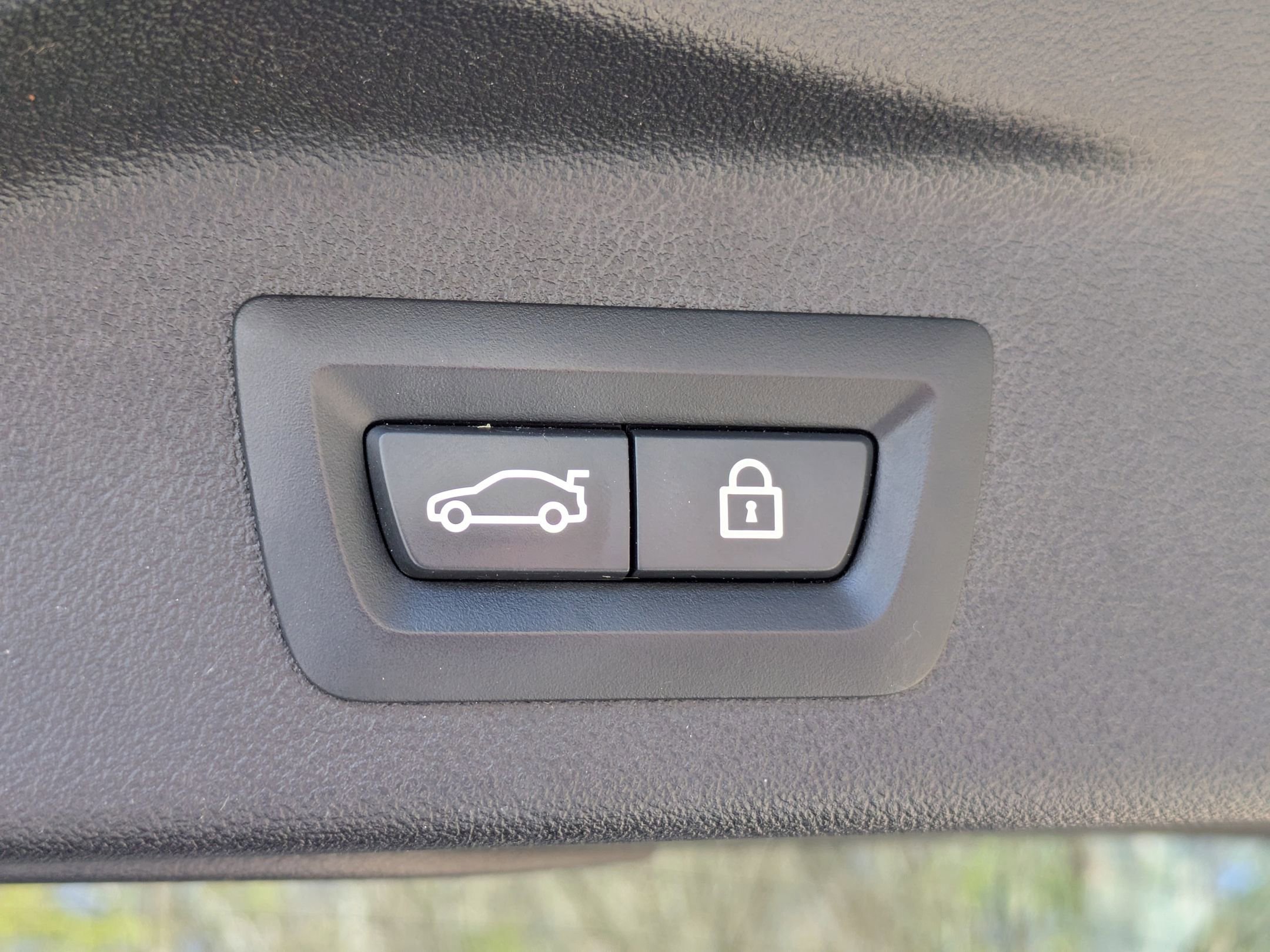 Used 2021 BMW X7 M50i w/ Executive Package image 36