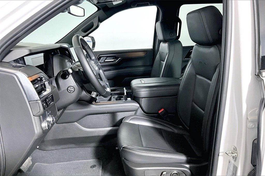 Used 2025 GMC Yukon XL Denali image 20