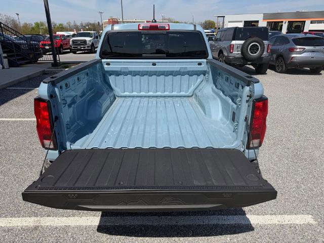 Used 2025 Chevrolet Colorado W/T w/ Advanced Trailering Package AWD/4WD image 9