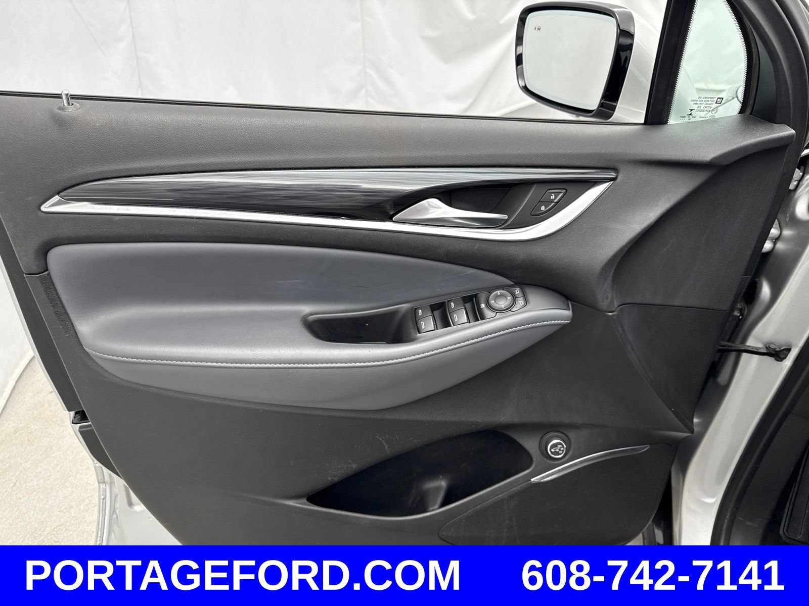Used 2021 Buick Enclave Essence FWD image 12