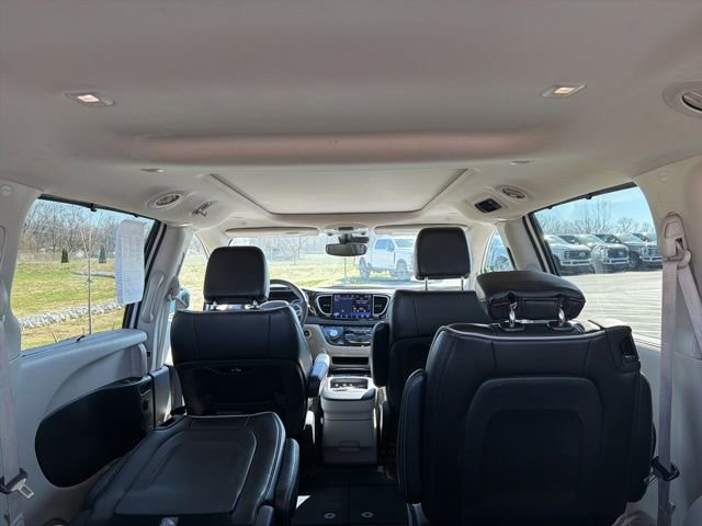 Used 2023 Chrysler Pacifica Limited image 15