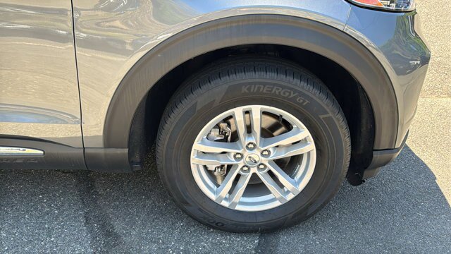 Certified 2022 Ford Explorer XLT w/ Equipment Group 202A AWD/4WD image 13