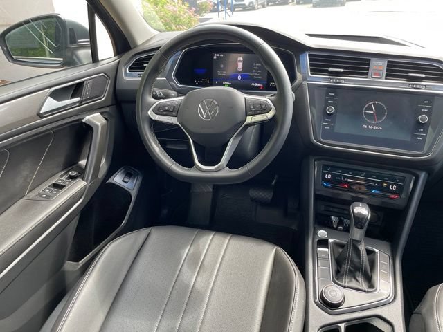 Used 2022 Volkswagen Tiguan SE AWD/4WD image 11