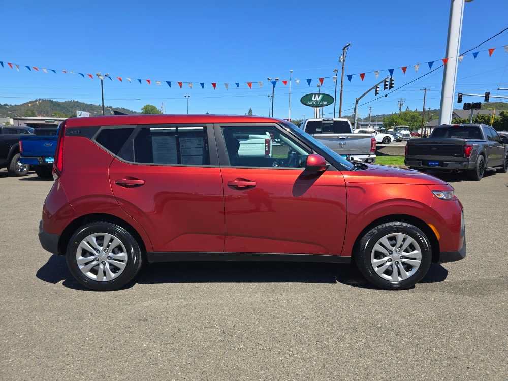 Used 2021 Kia Soul LX FWD image 6