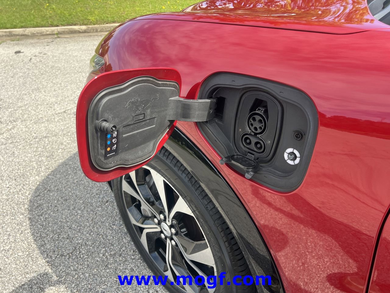 Certified 2023 Ford Mustang Mach-E Premium AWD/4WD image 33