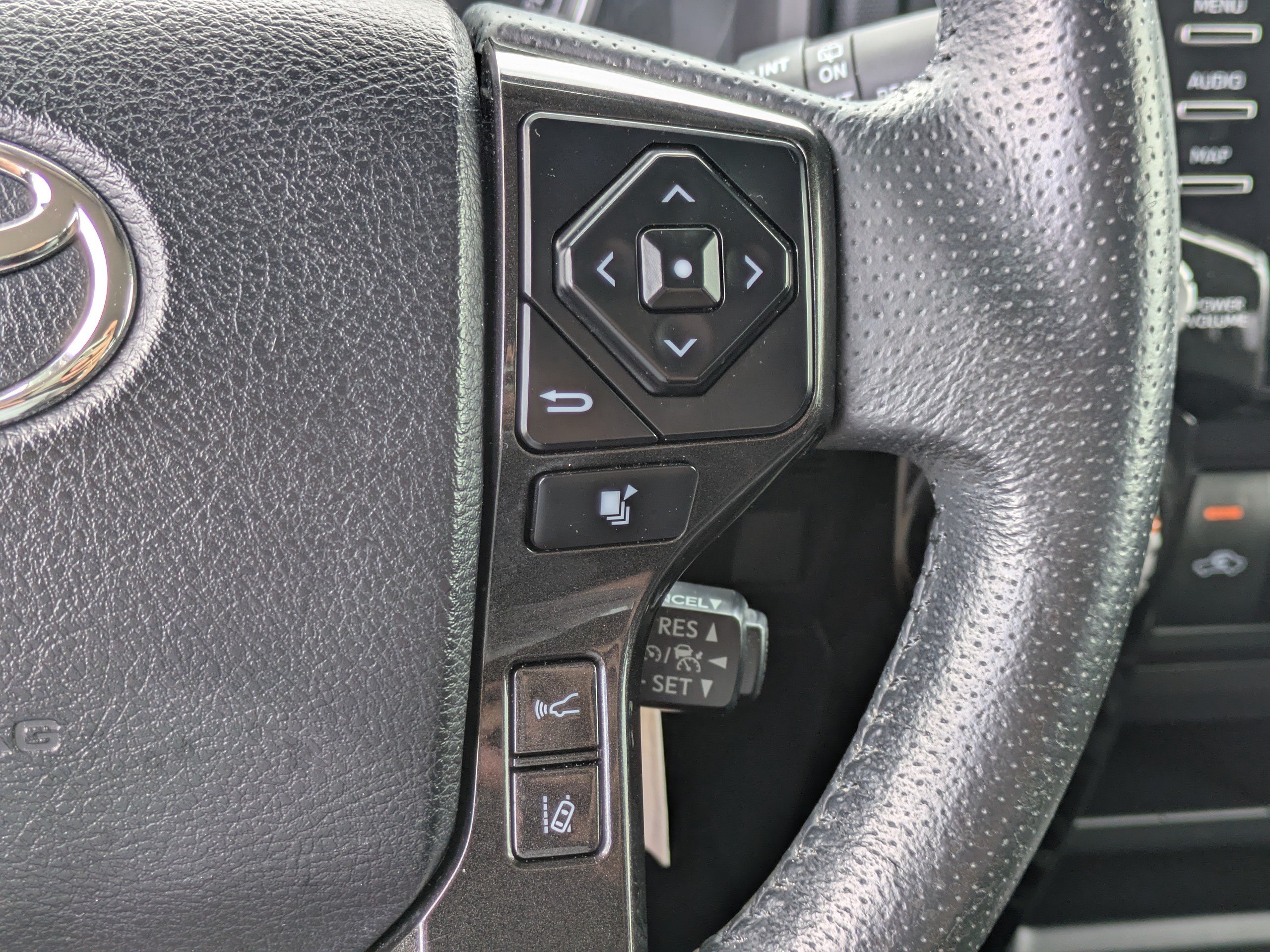 Used 2020 Toyota 4Runner TRD Off-Road AWD/4WD image 22