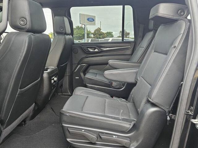 Used 2024 GMC Yukon XL Denali AWD/4WD image 6