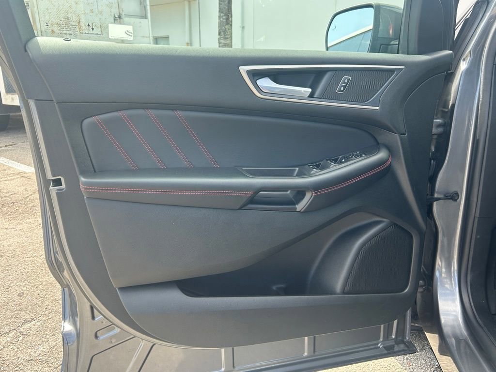Certified 2023 Ford Edge ST-Line w/ Cargo Accessory Package image 35