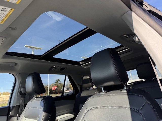 Certified 2022 Ford Explorer XLT w/ Equipment Group 202A image 14