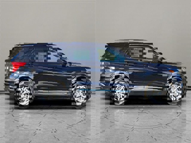 Certified 2022 Ford Explorer XLT w/ Equipment Group 202A image 13