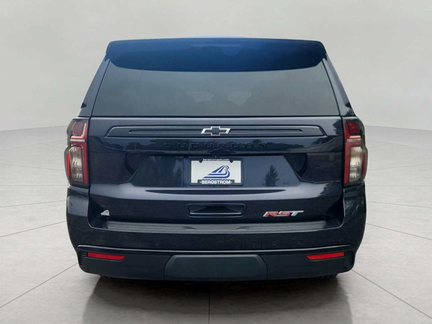 Used 2023 Chevrolet Suburban RST w/ Luxury Package AWD/4WD image 9