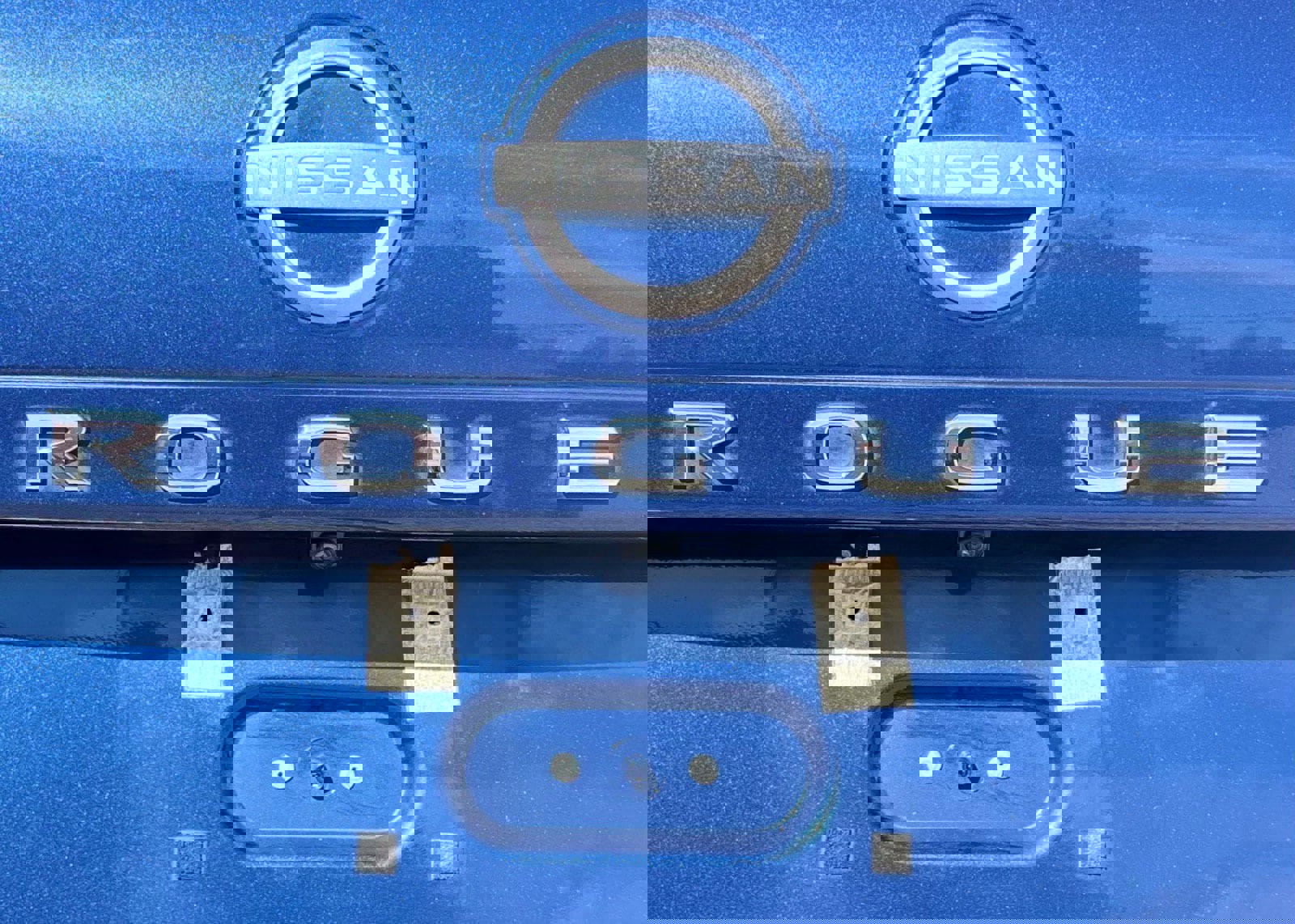 Used 2023 Nissan Rogue SV w/ SV Premium B Package image 13