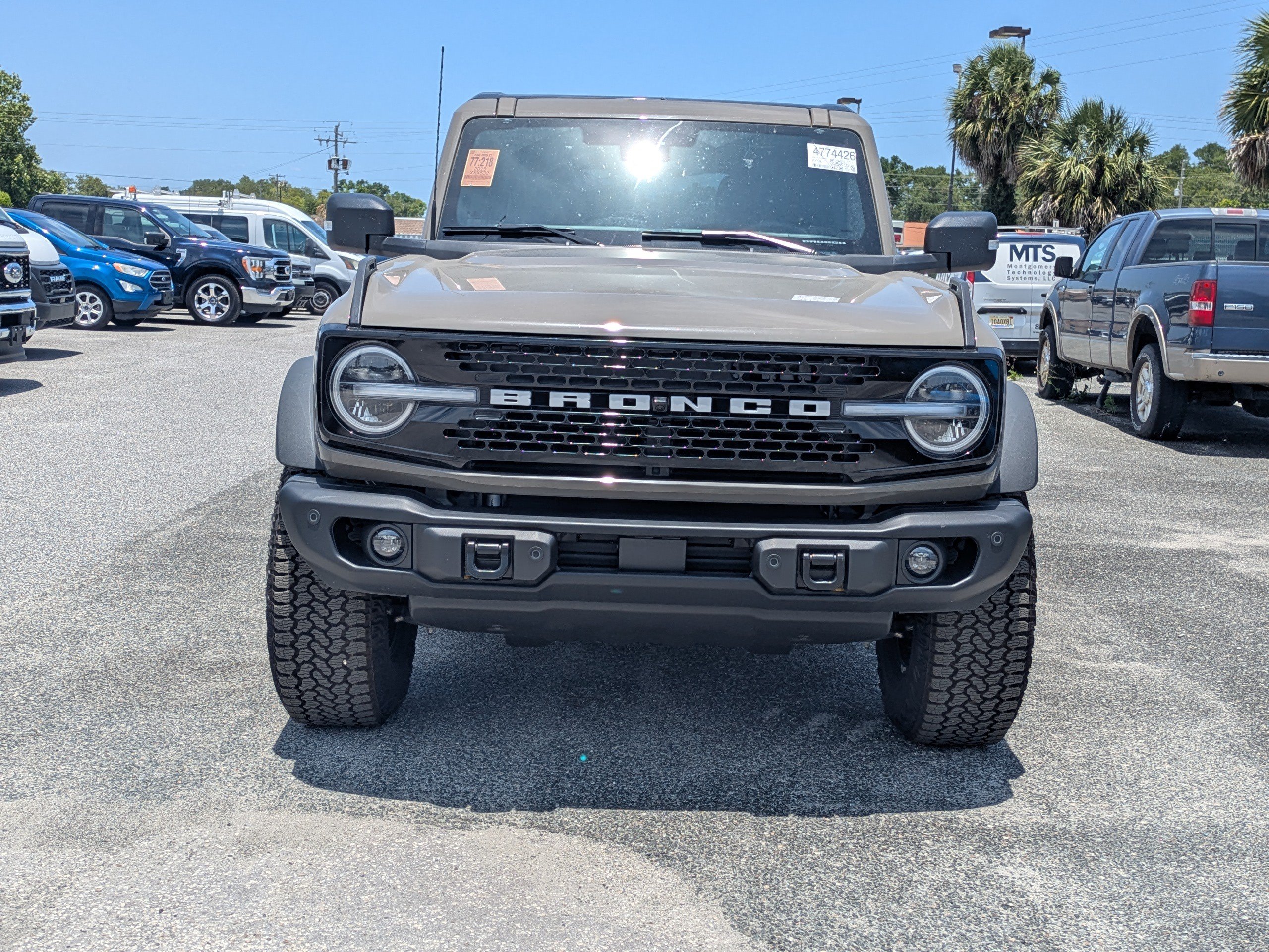 Certified 2025 Ford Bronco Badlands AWD/4WD image 9