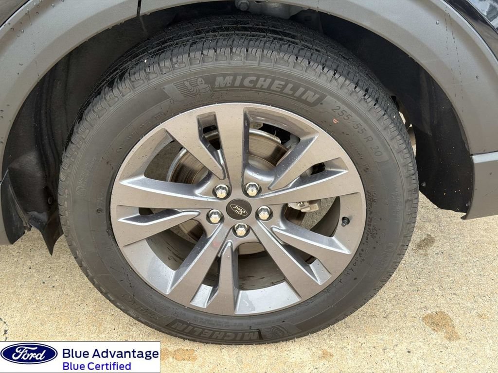 Certified 2024 Ford Explorer XLT w/ Equipment Group 202A RWD image 7