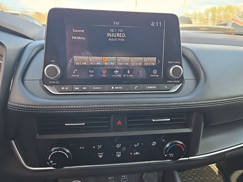 Used 2023 Nissan Rogue S AWD/4WD image 11