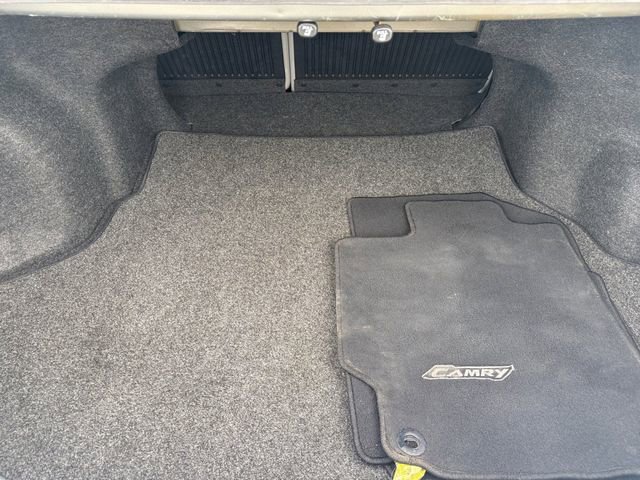 Used 2017 Toyota Camry SE image 12