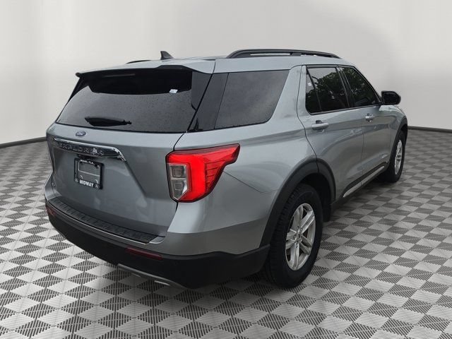Certified 2024 Ford Explorer XLT w/ Equipment Group 202A RWD image 6