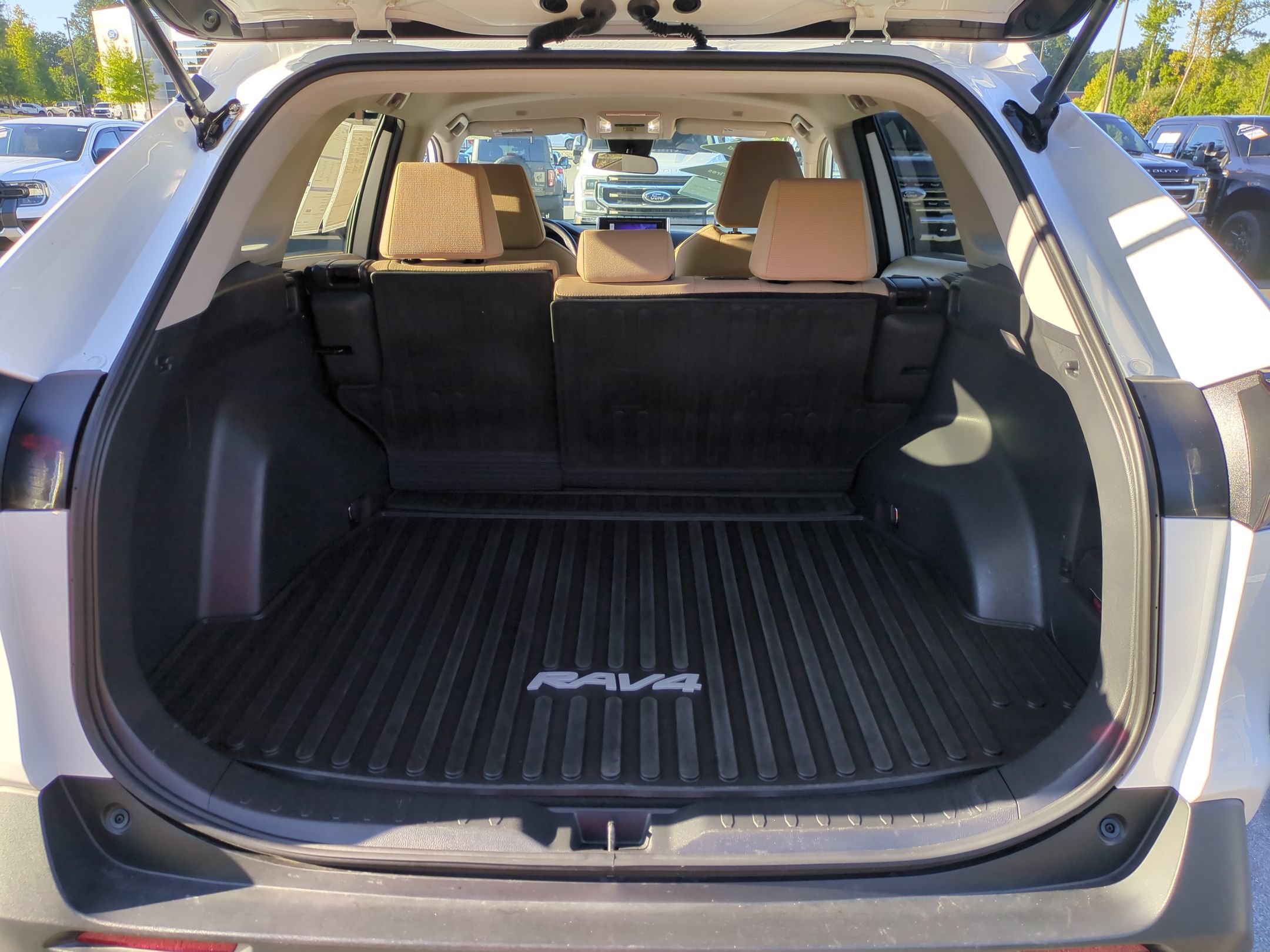 Used 2024 Toyota RAV4 LE FWD image 34