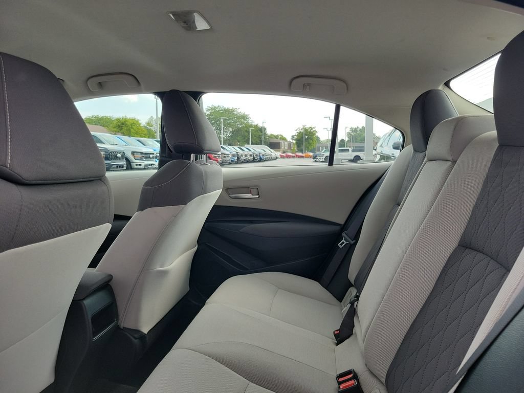 Used 2020 Toyota Corolla LE FWD image 14