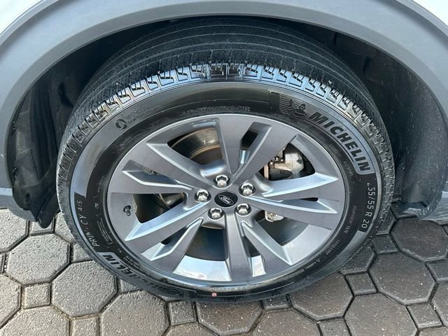Certified 2023 Ford Explorer XLT w/ Equipment Group 202A AWD/4WD image 6