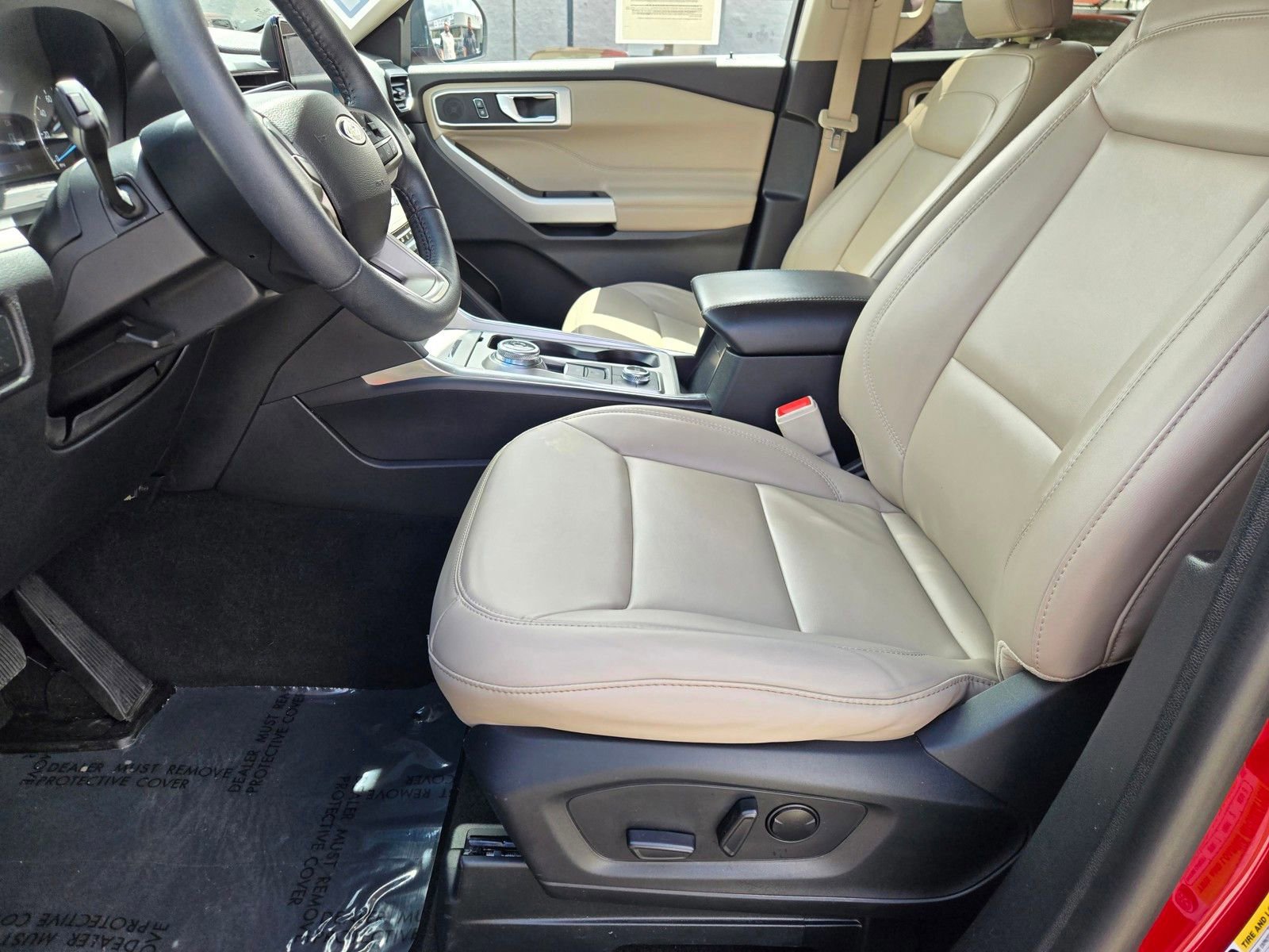 Certified 2024 Ford Explorer XLT w/ Equipment Group 202A AWD/4WD image 28