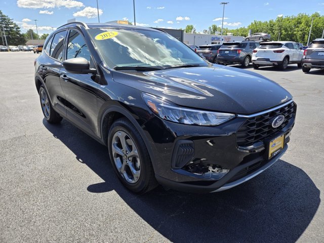 Certified 2025 Ford Escape ST-Line FWD image 1