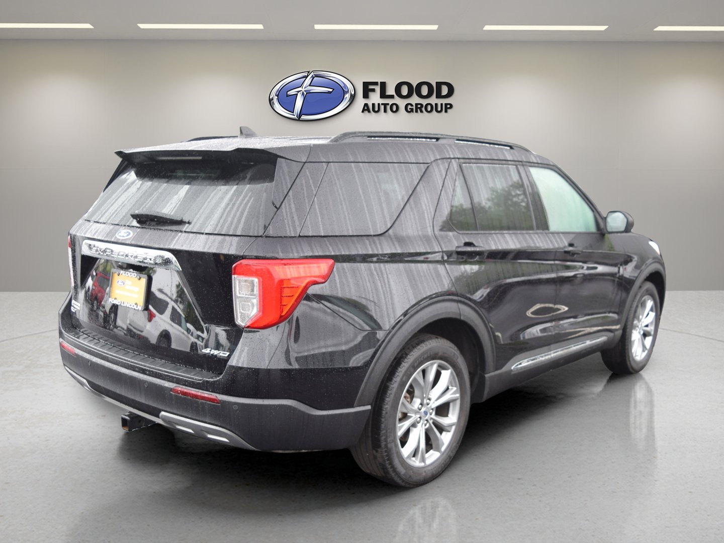 Certified 2023 Ford Explorer XLT w/ Equipment Group 202A AWD/4WD image 4