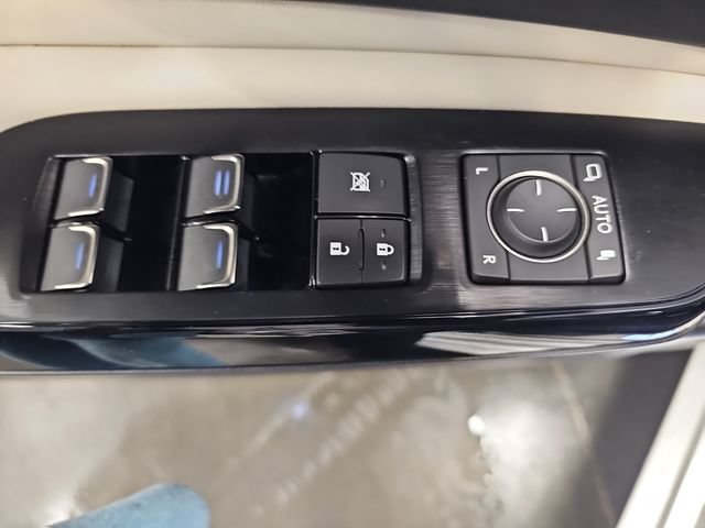 Used 2024 Lexus ES 350 Ultra Luxury w/ Accessory Package (Z2) FWD image 29