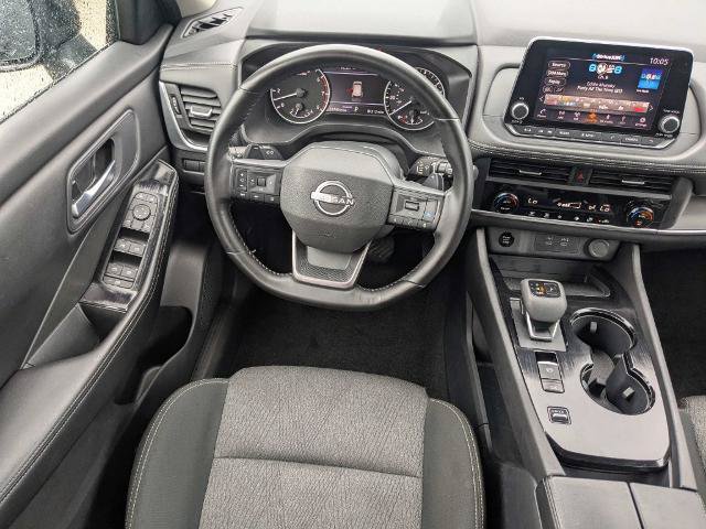 Used 2025 Nissan Rogue SV FWD image 17