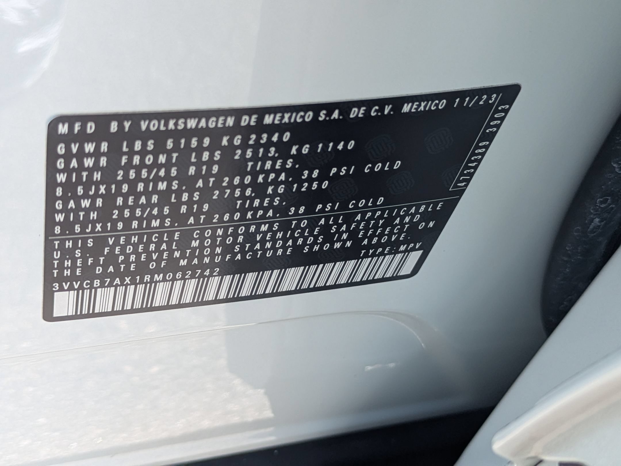 Used 2024 Volkswagen Tiguan SE R-Line FWD image 39