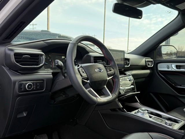 Certified 2024 Ford Explorer ST-Line w/ Class IV Trailer Tow Package image 15