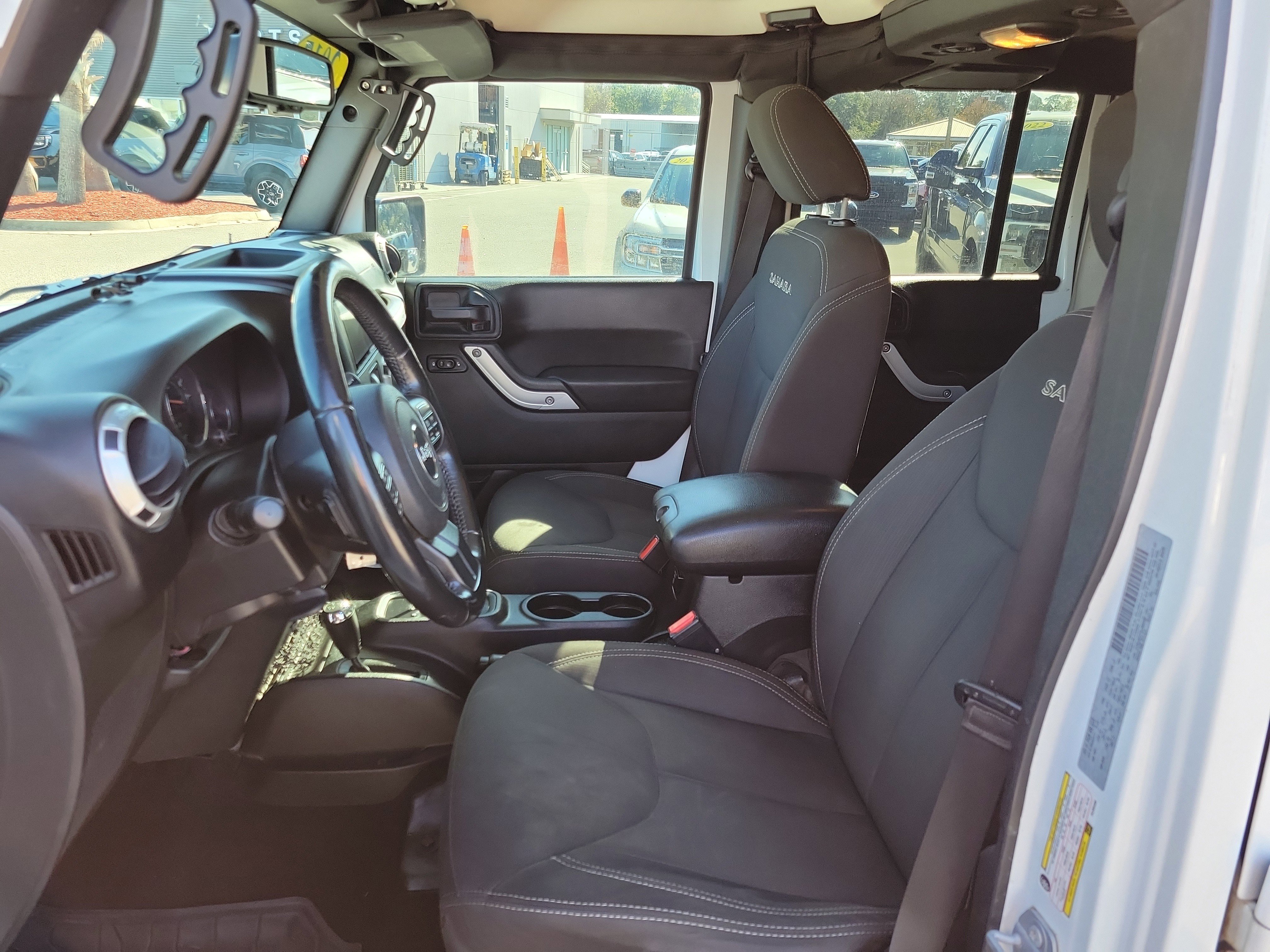 Used 2017 Jeep Wrangler Unlimited Sahara w/ Max Tow Package image 8