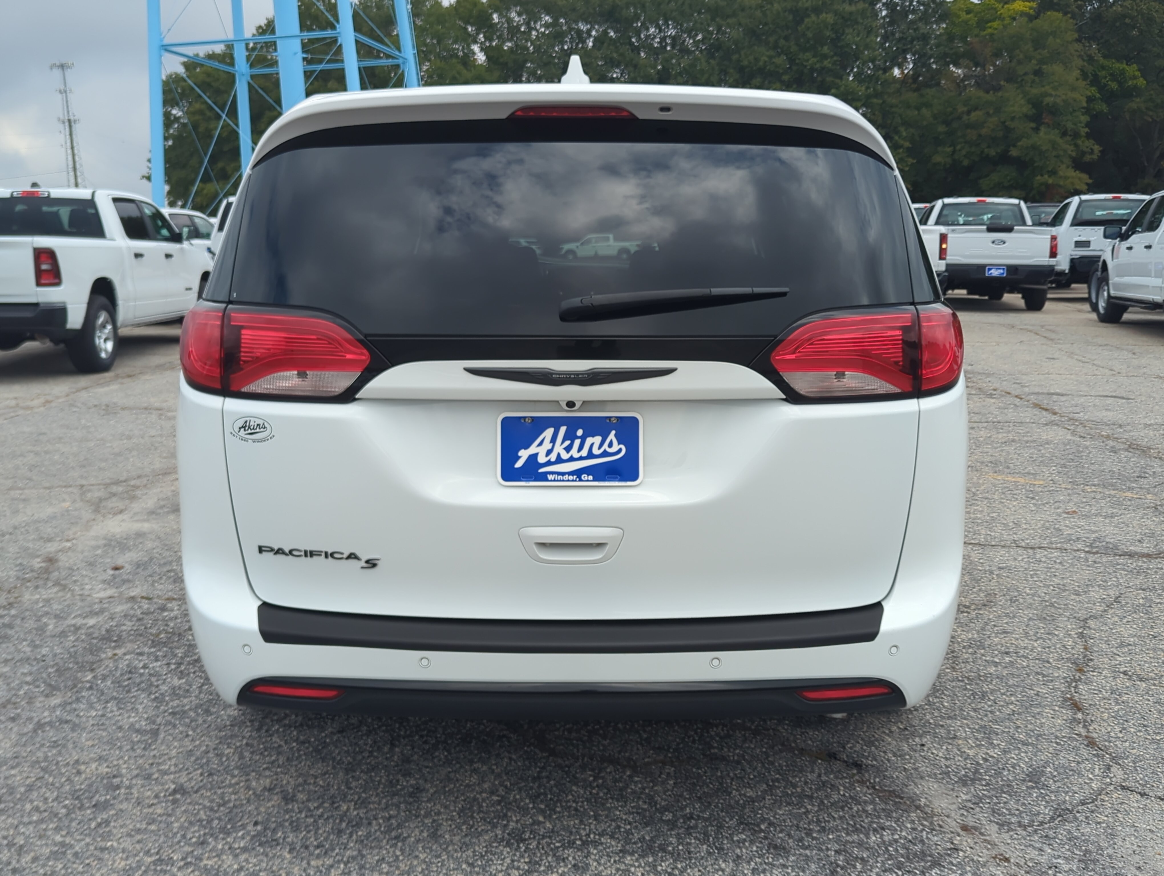 Used 2019 Chrysler Pacifica Touring Plus w/ S Appearance Package FWD image 4
